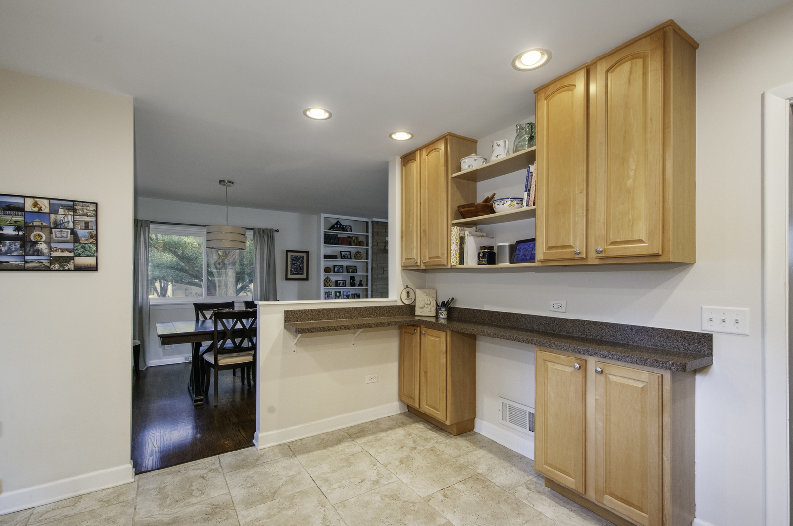 604 S Grant Avenue, Villa Park, IL 60181