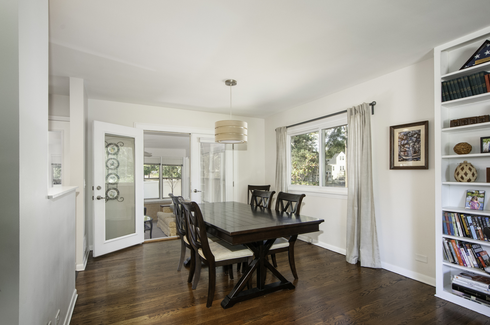 604 S Grant Avenue, Villa Park, IL 60181