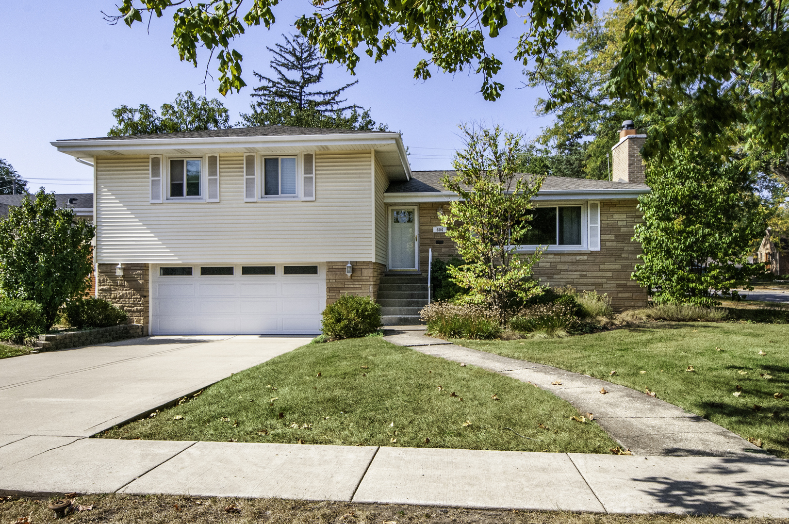 604 S Grant Avenue, Villa Park, IL 60181