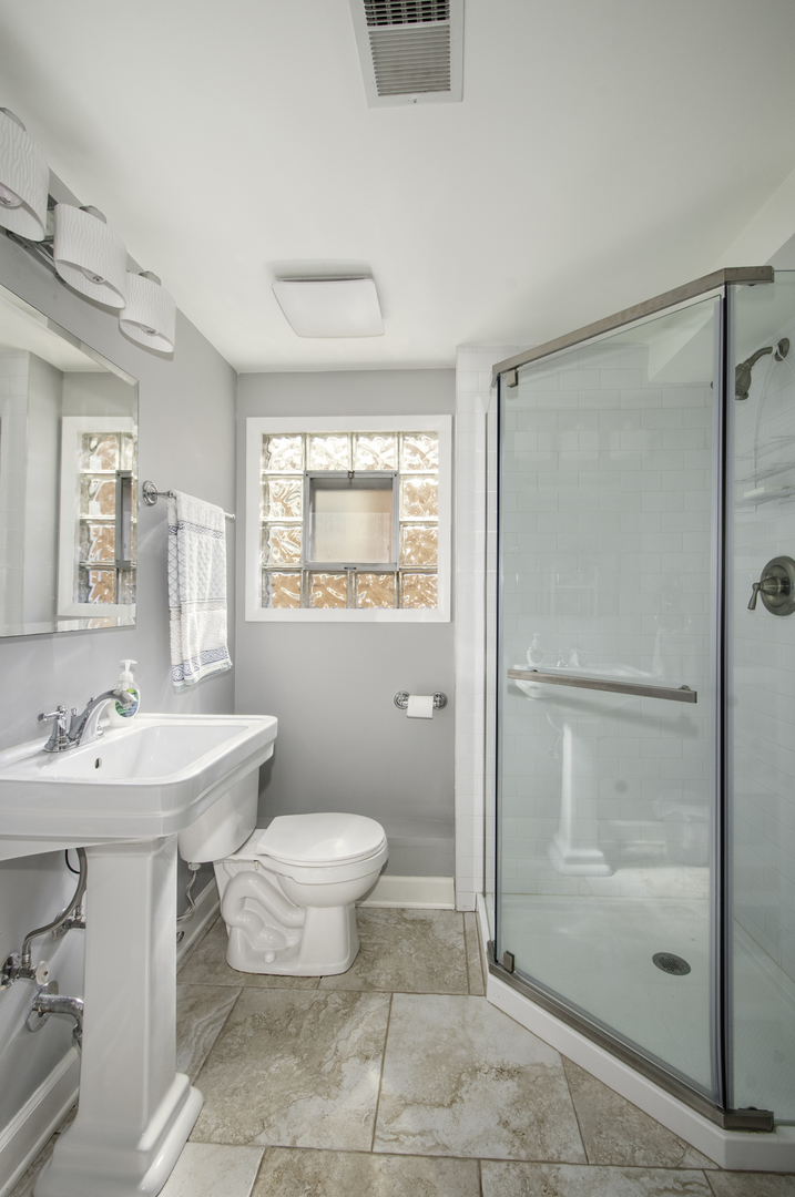 604 S Grant Avenue, Villa Park, IL 60181