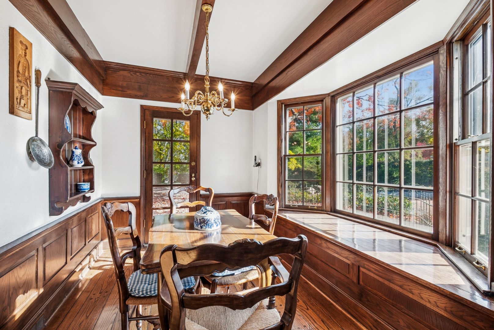 1053 Laurie Lane, Burr Ridge, IL 60527