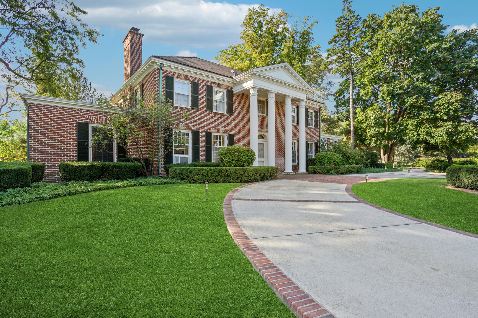 1053 Laurie Lane, Burr Ridge, IL 60527