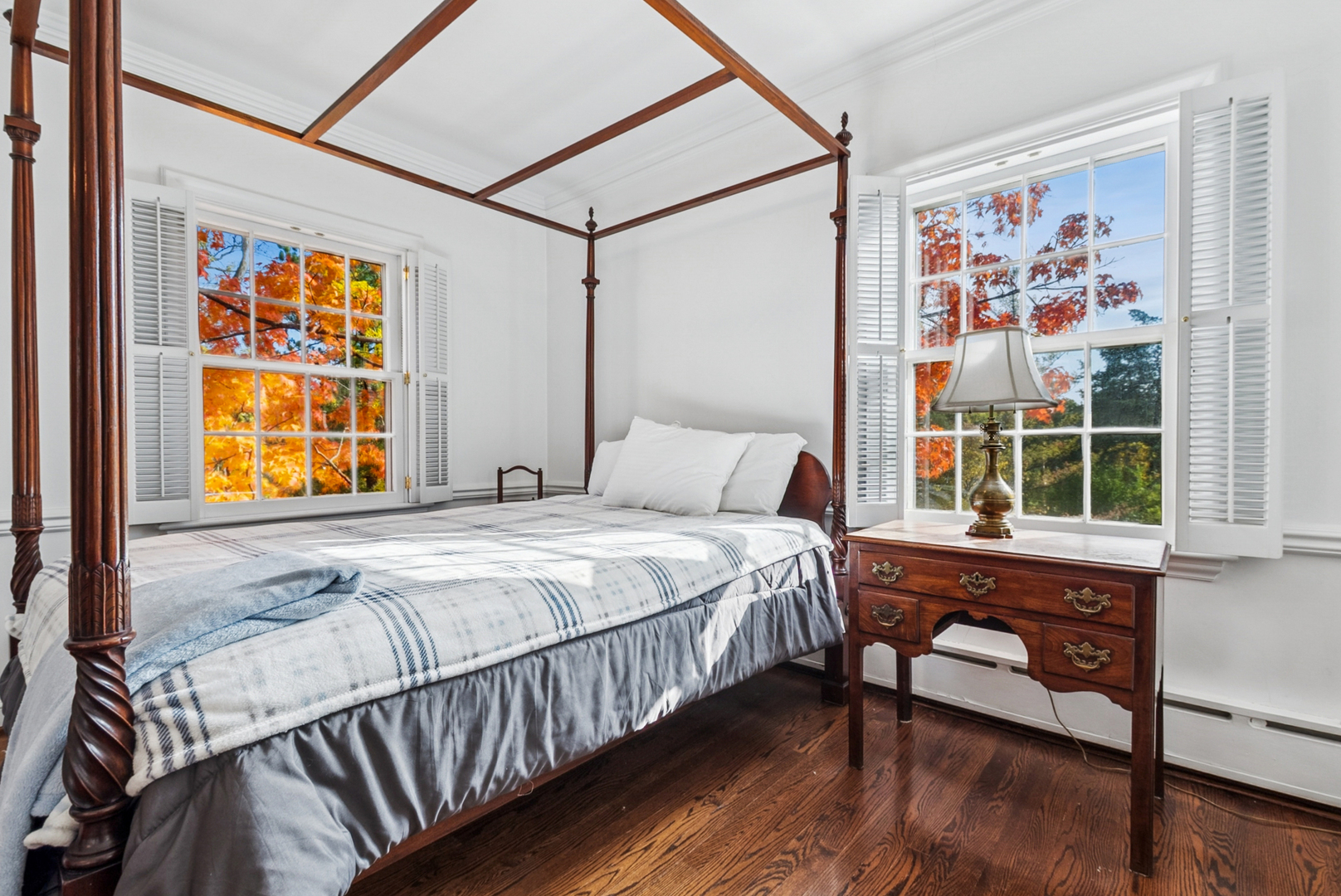 1053 Laurie Lane, Burr Ridge, IL 60527