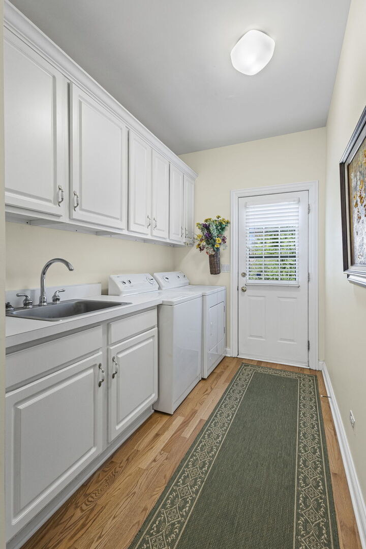 21787 W Vernon Ridge Drive, Mundelein, IL 60060