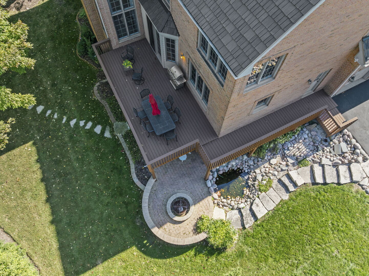 21787 W Vernon Ridge Drive, Mundelein, IL 60060