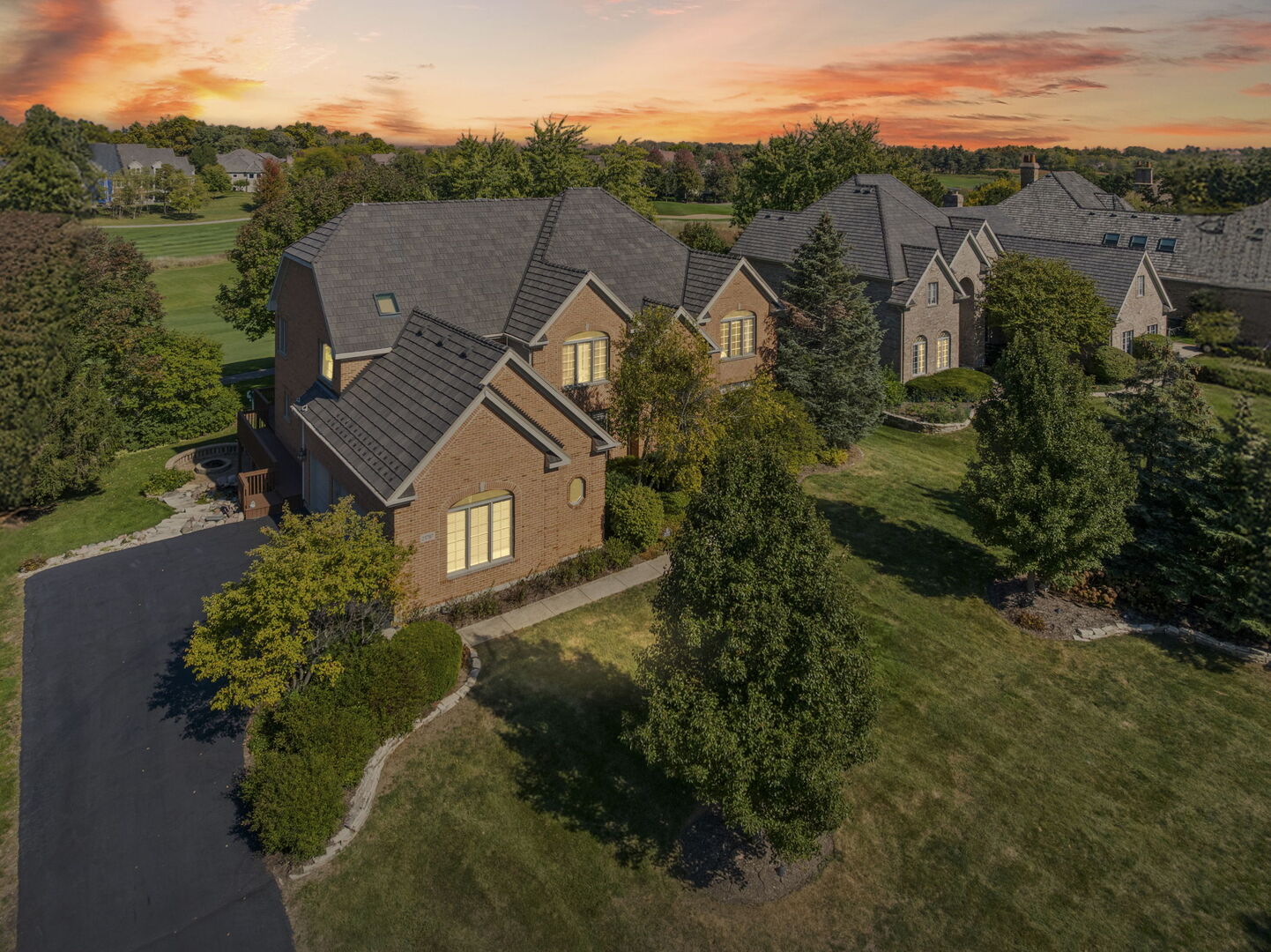 21787 W Vernon Ridge Drive, Mundelein, IL 60060