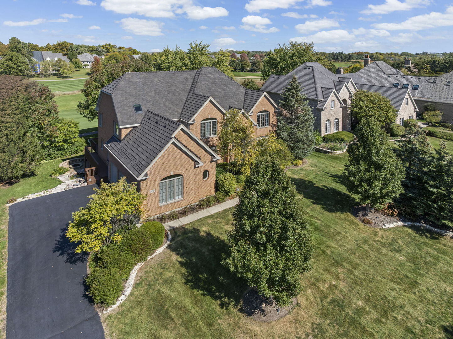 21787 W Vernon Ridge Drive, Mundelein, IL 60060