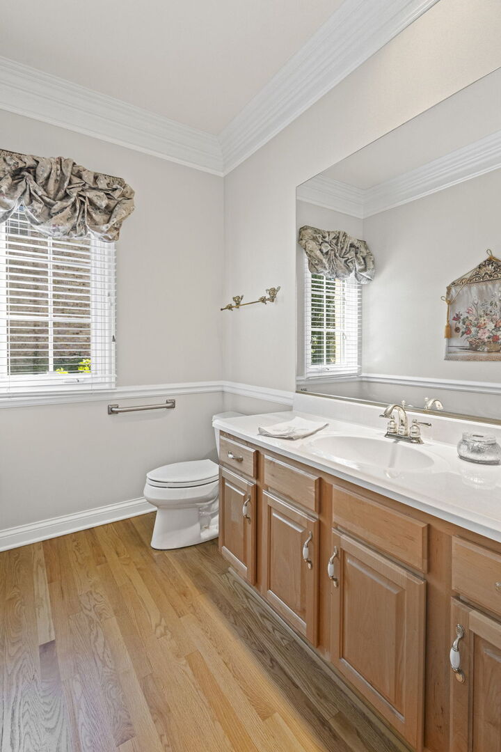 21787 W Vernon Ridge Drive, Mundelein, IL 60060