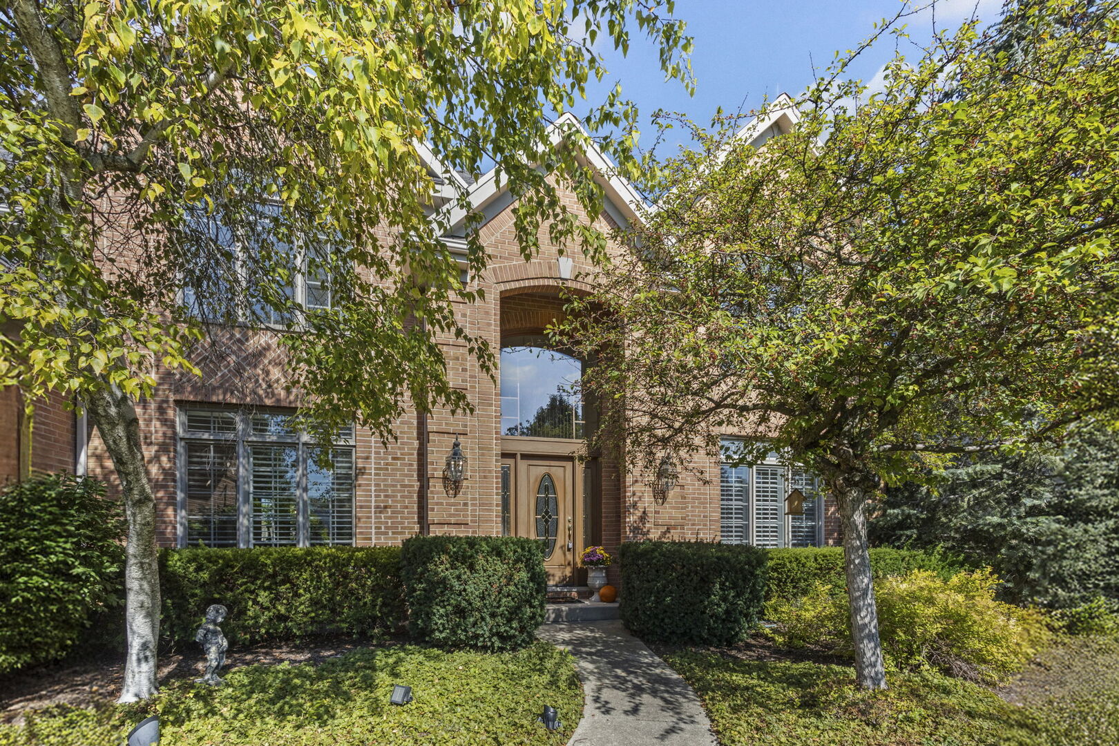 21787 W Vernon Ridge Drive, Mundelein, IL 60060