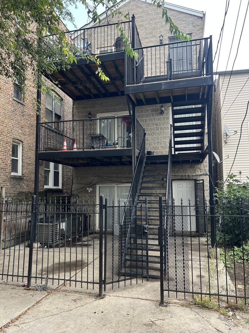 1546 S CHRISTIANA Avenue, Chicago, IL 60623