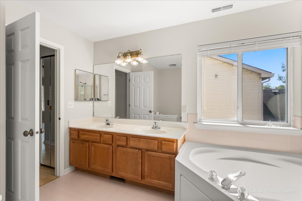 357 Wedgewood Circle, Romeoville, IL 60446