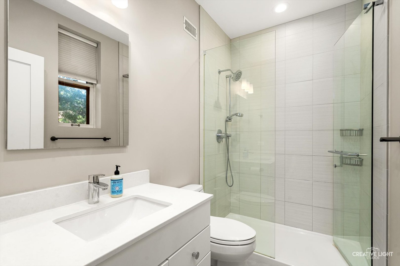 2459 N Seminary Avenue #2S, Chicago, IL 60614