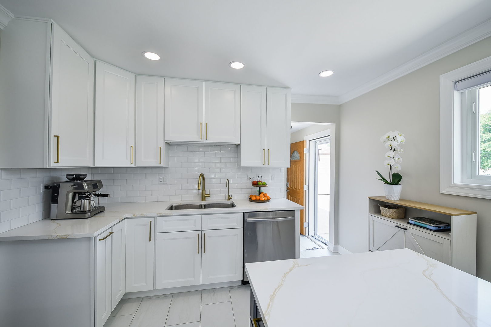 744 N Neva Avenue, Addison, IL 60101