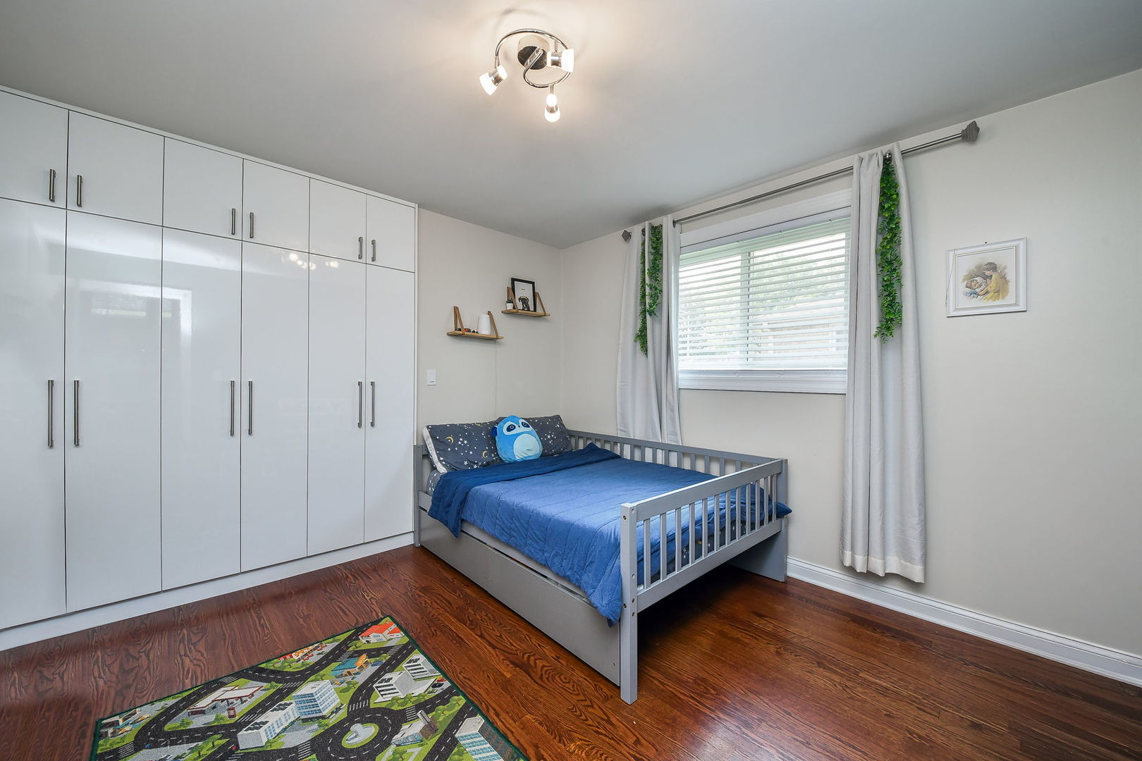 744 N Neva Avenue, Addison, IL 60101