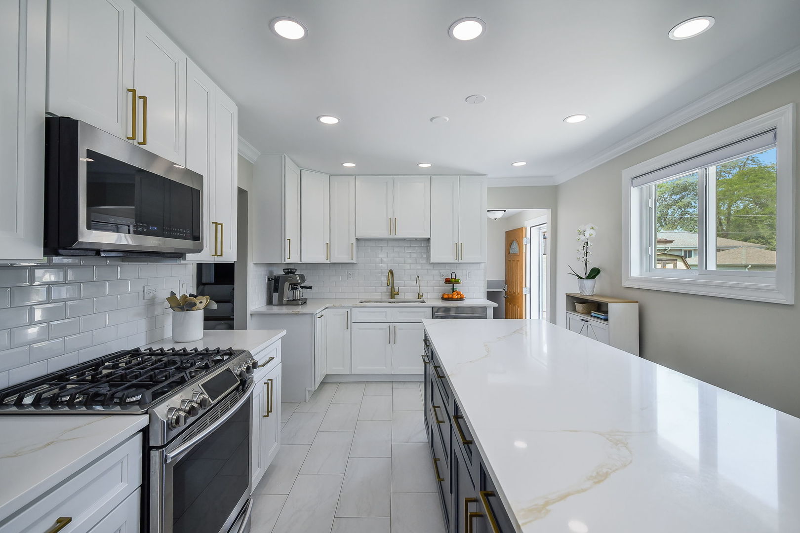 744 N Neva Avenue, Addison, IL 60101