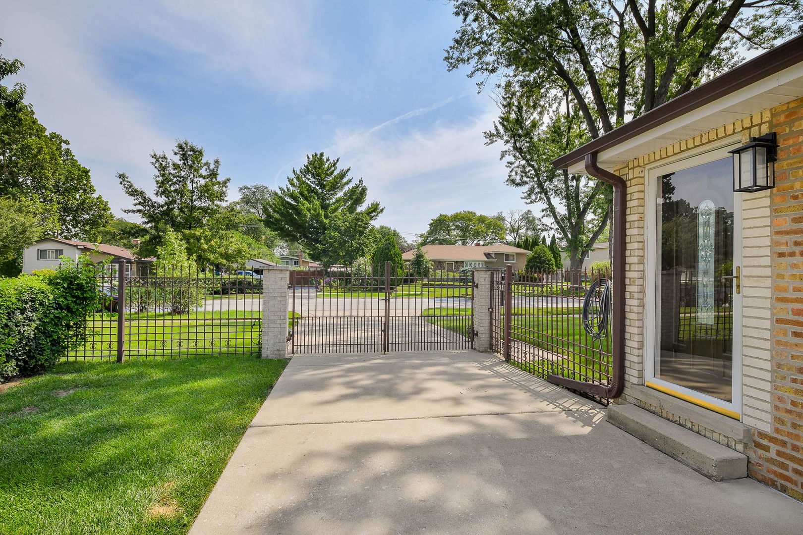 744 N Neva Avenue, Addison, IL 60101