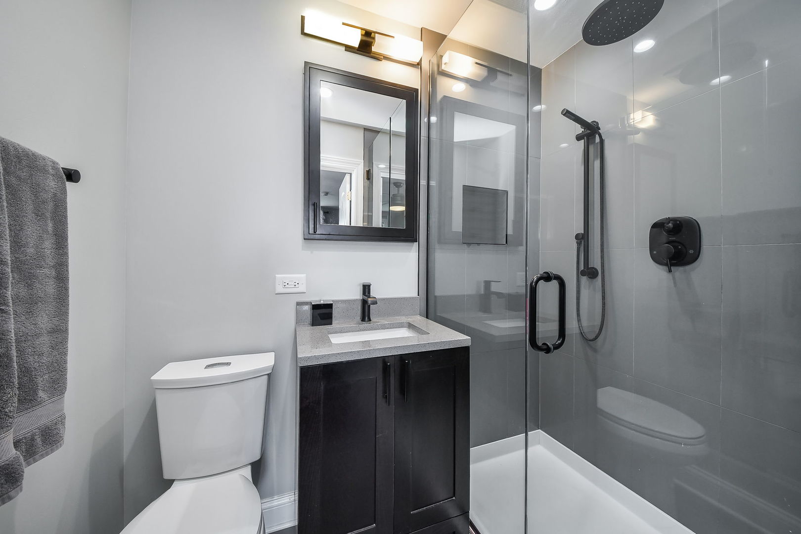 744 N Neva Avenue, Addison, IL 60101