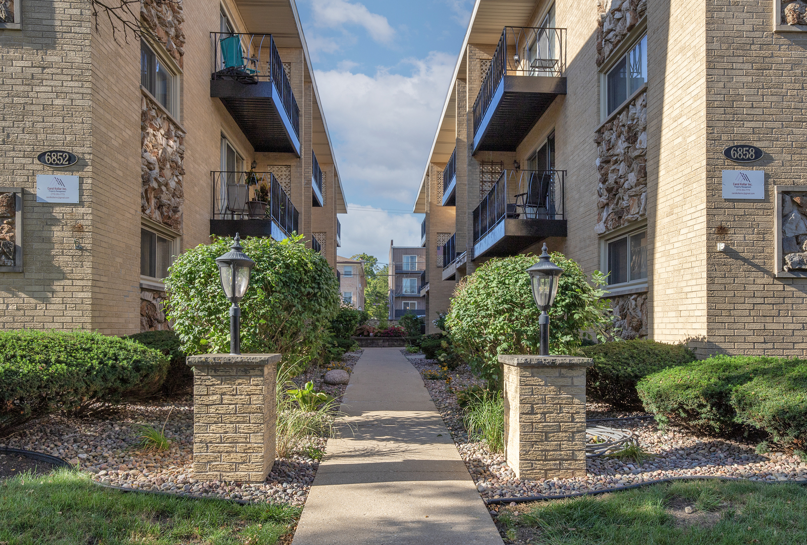 6852 N Northwest Highway #2B, Chicago, IL 60631