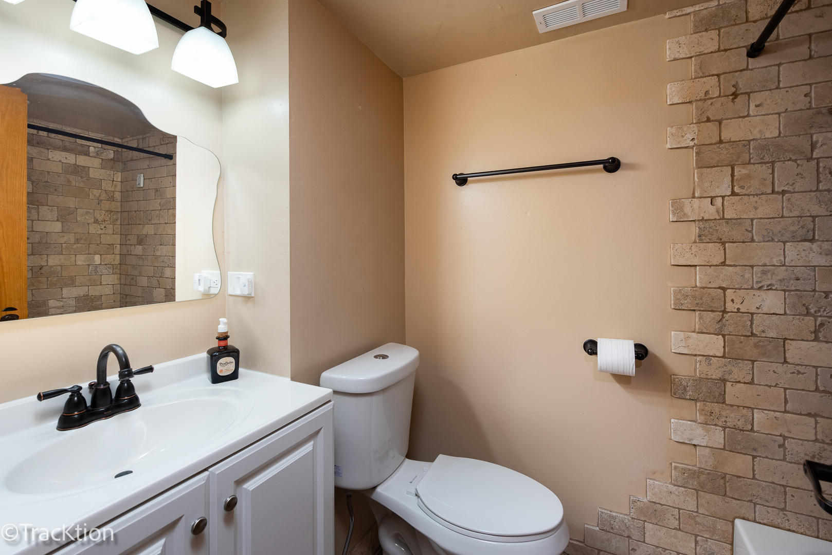 7004 Roberts Drive, Woodridge, IL 60517