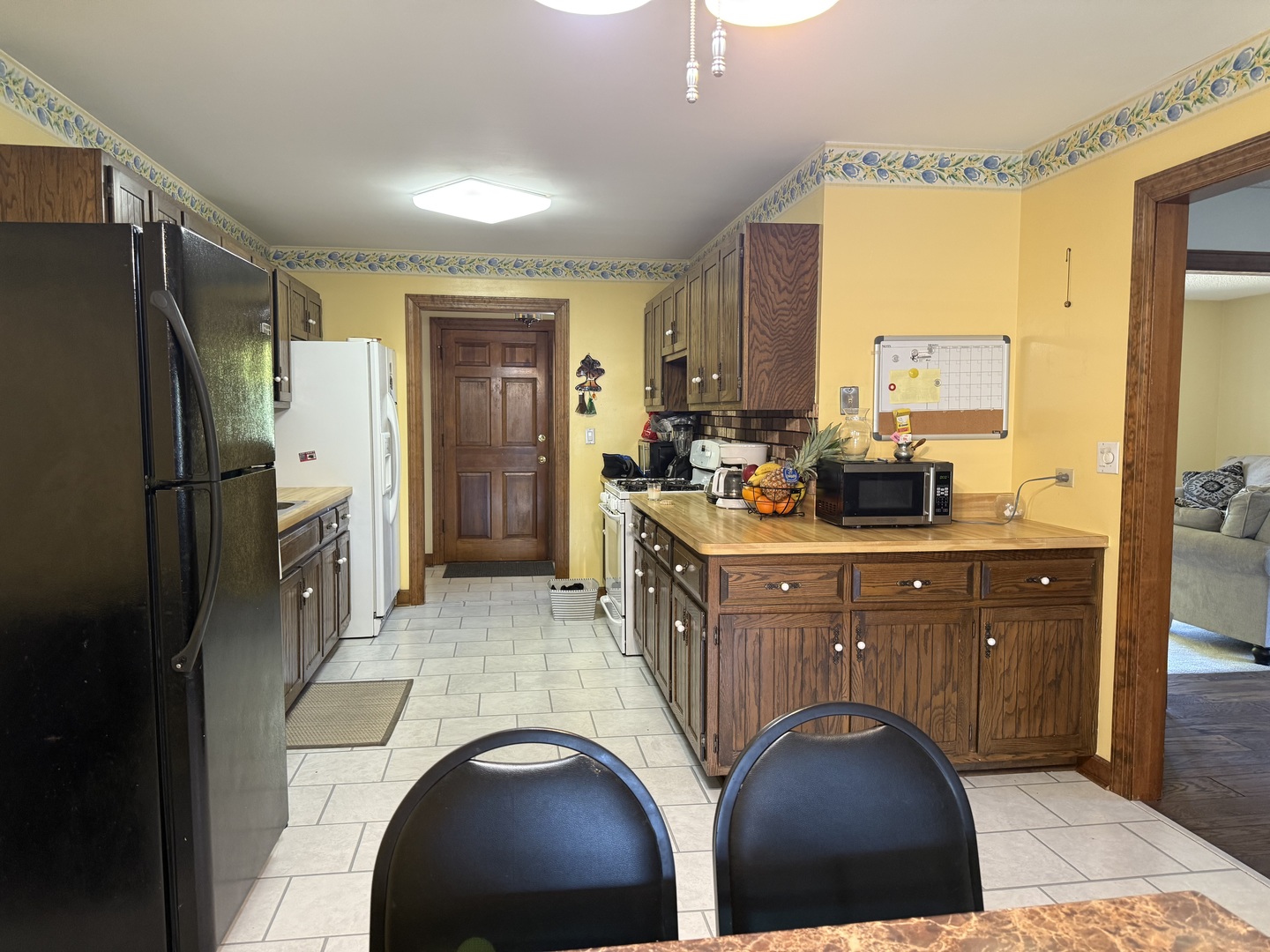 745 Donna Avenue, Aurora, IL 60505