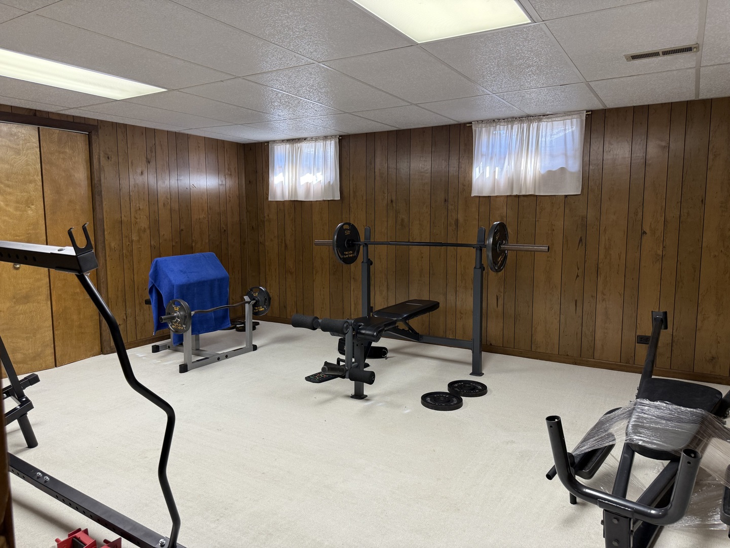 745 Donna Avenue, Aurora, IL 60505