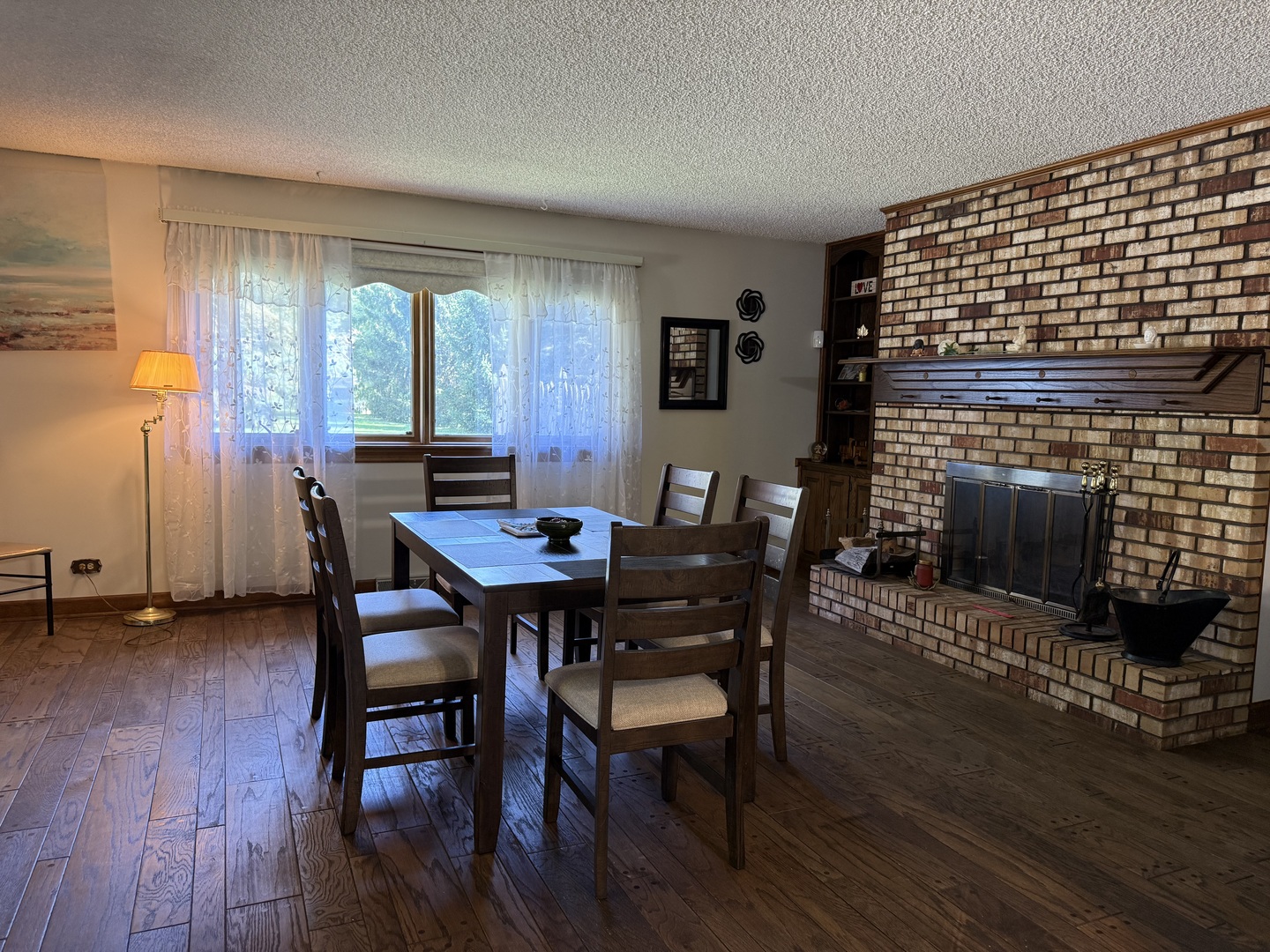 745 Donna Avenue, Aurora, IL 60505