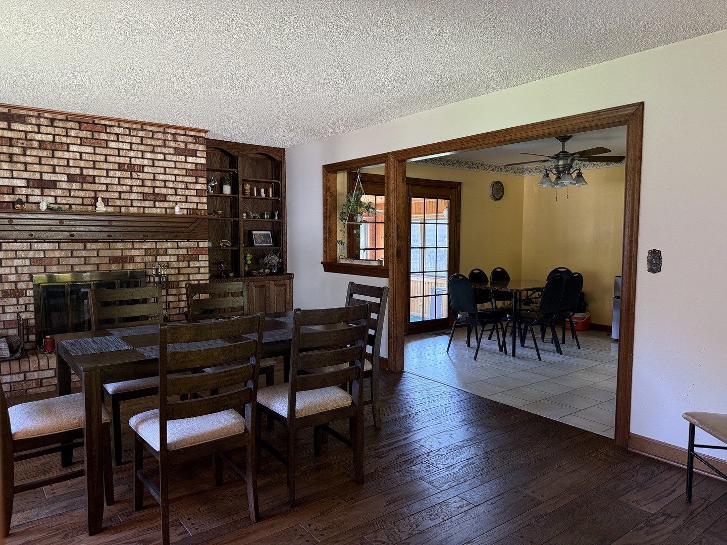 745 Donna Avenue, Aurora, IL 60505