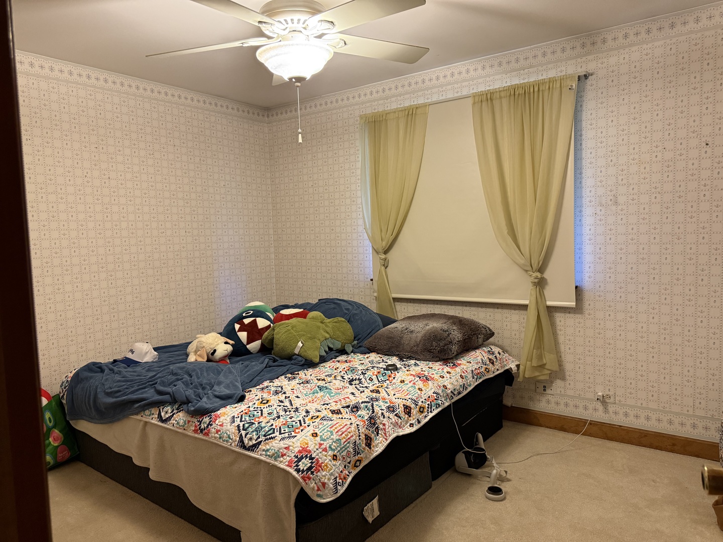 745 Donna Avenue, Aurora, IL 60505