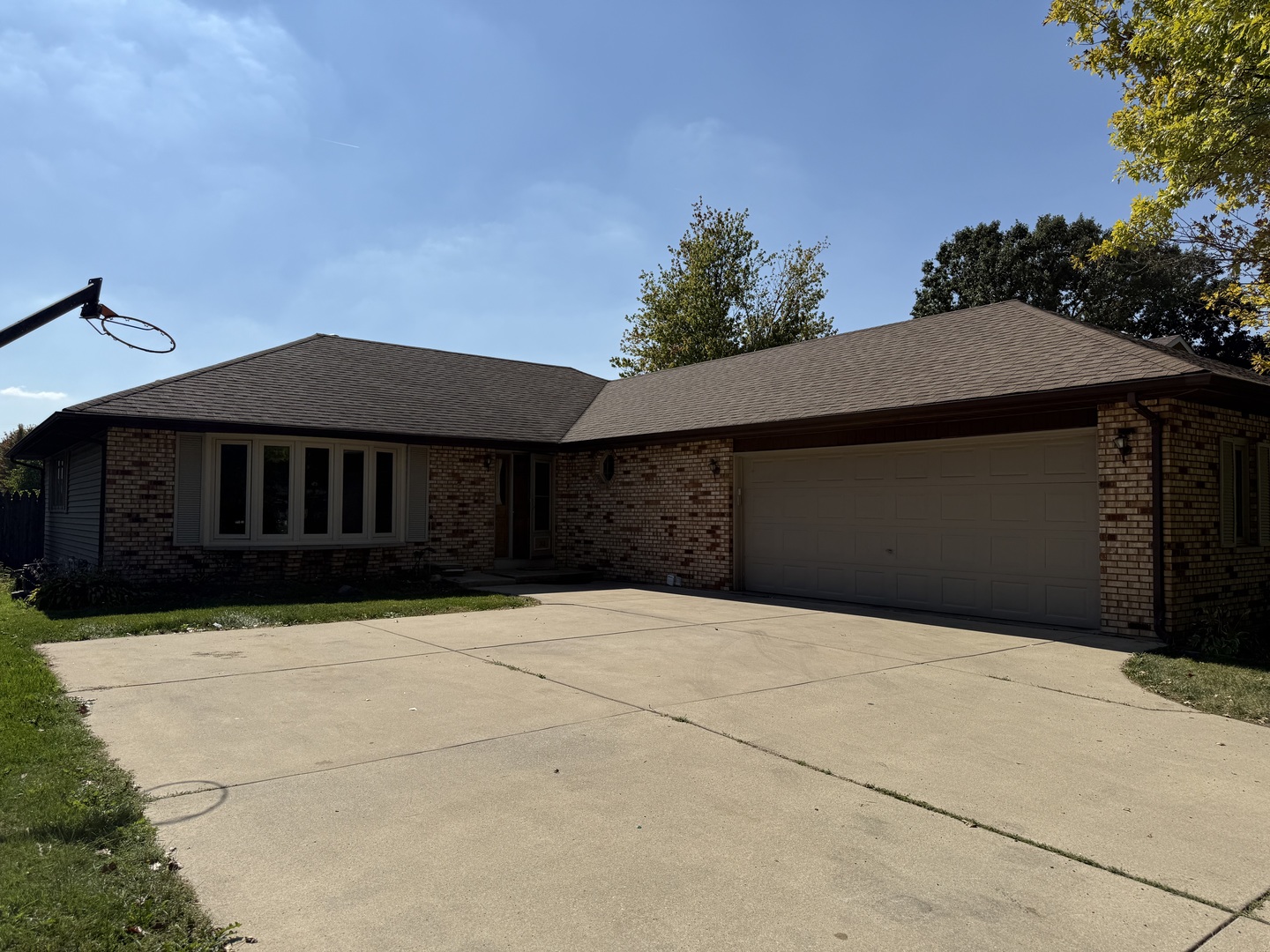 745 Donna Avenue, Aurora, IL 60505