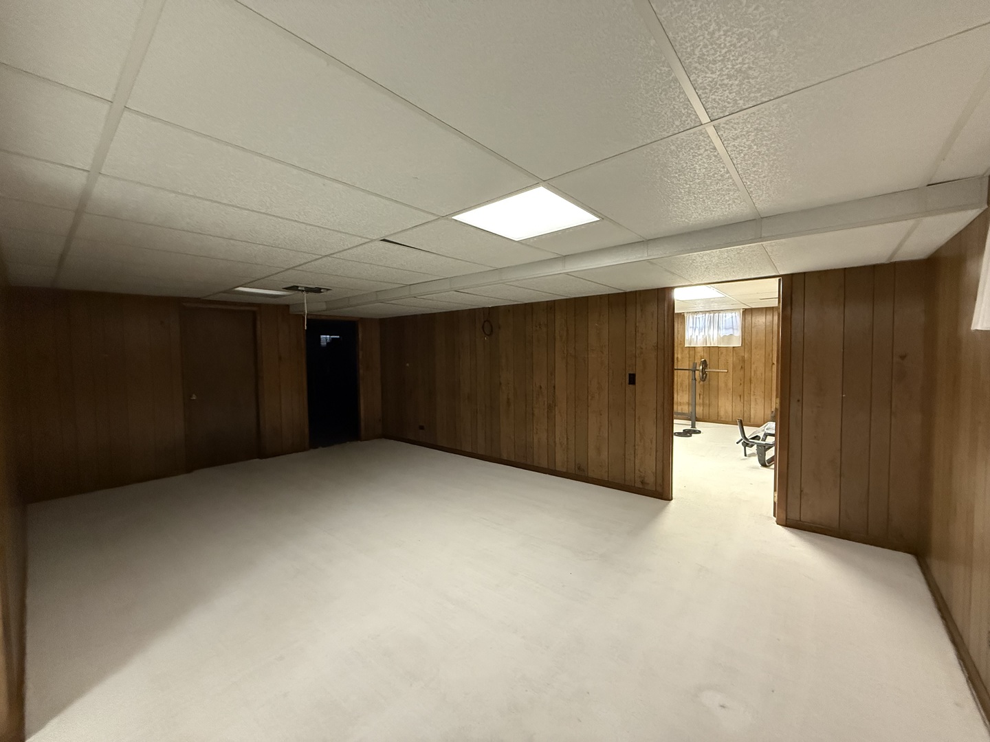 745 Donna Avenue, Aurora, IL 60505