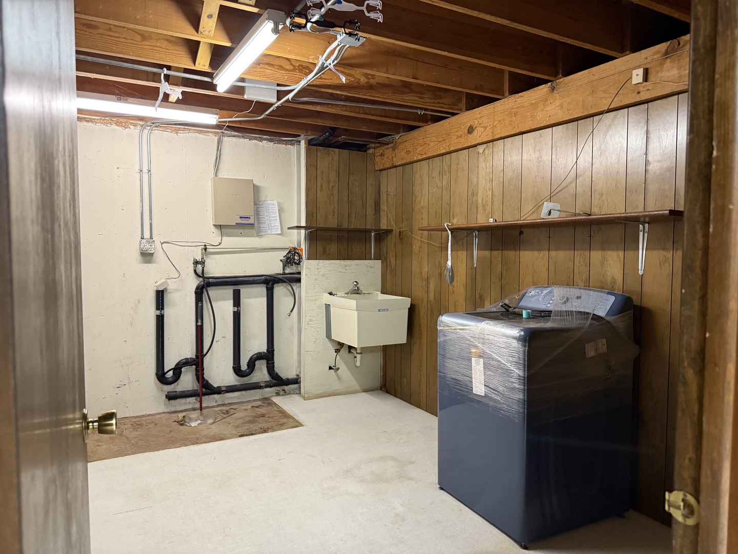 745 Donna Avenue, Aurora, IL 60505