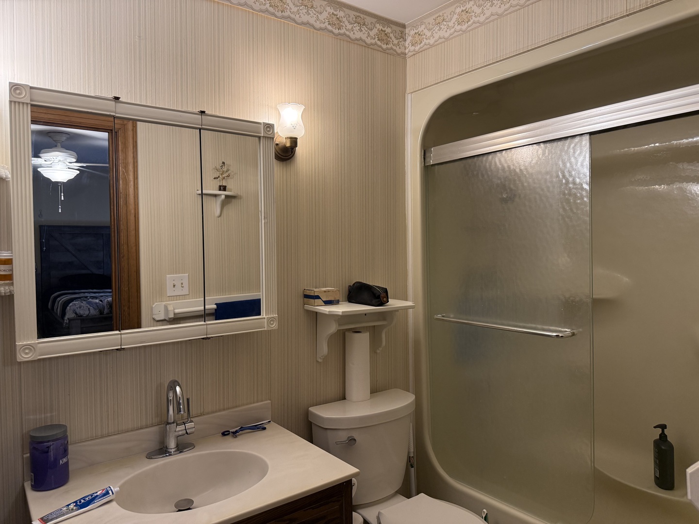 745 Donna Avenue, Aurora, IL 60505