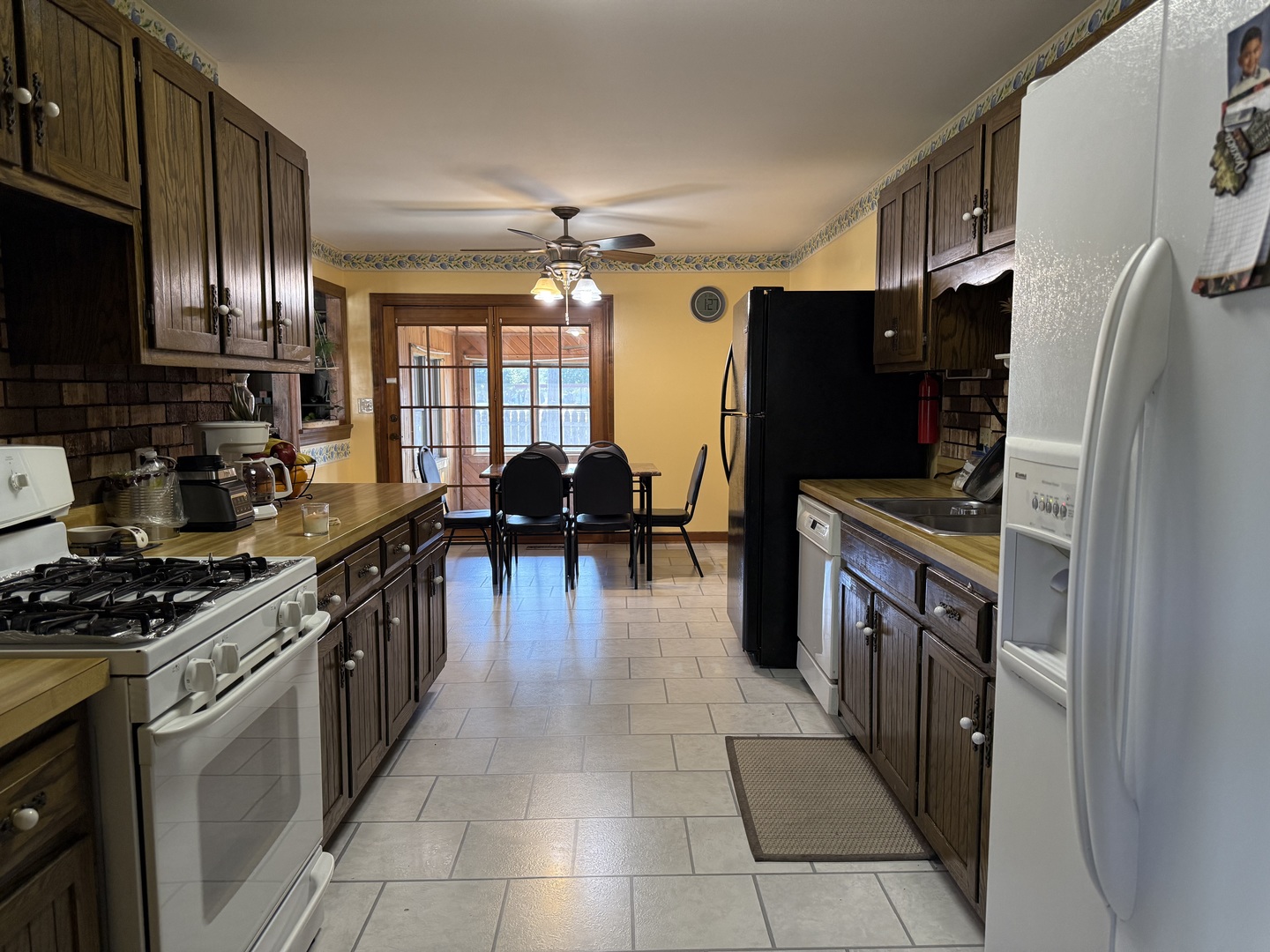 745 Donna Avenue, Aurora, IL 60505