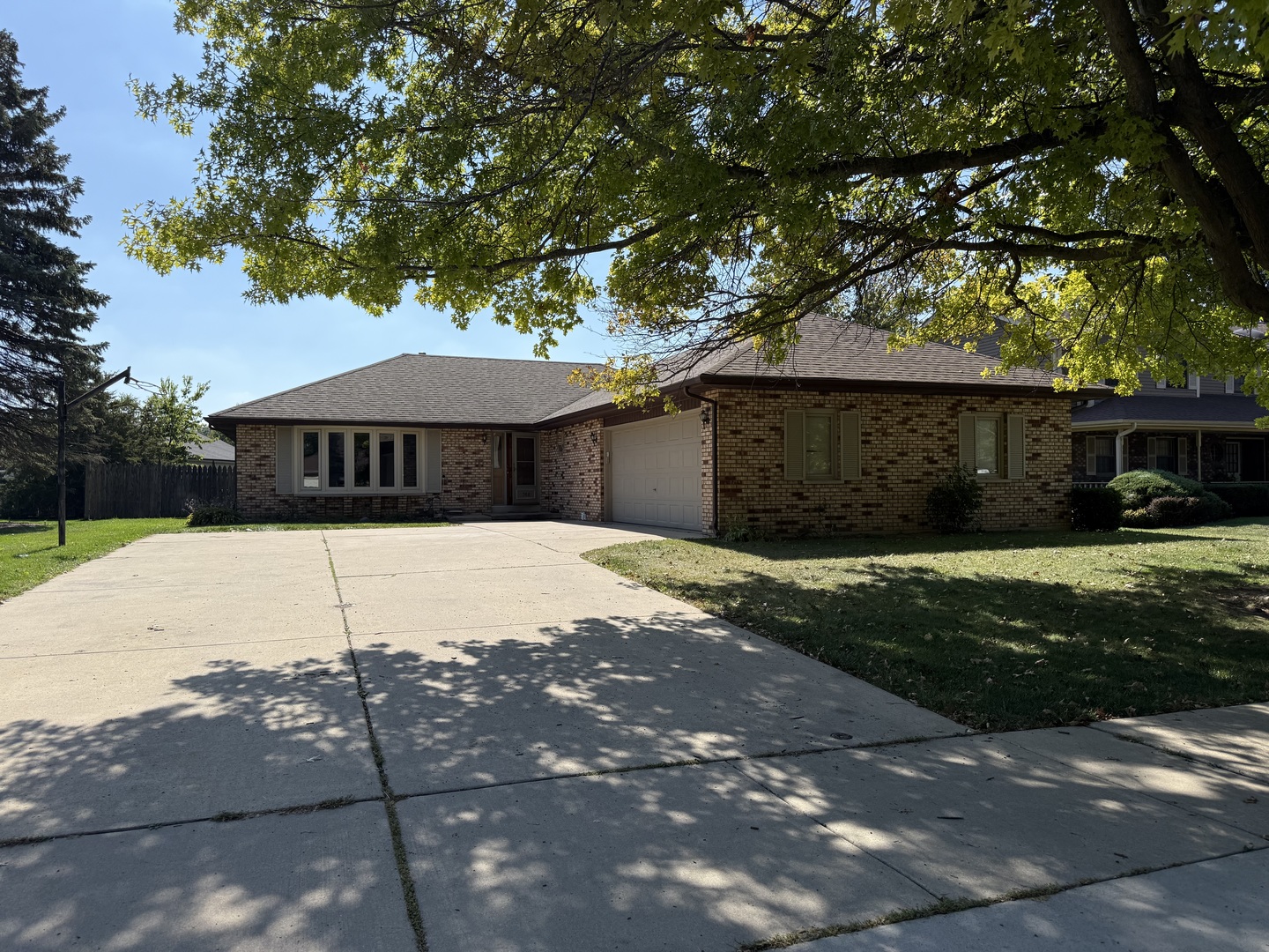 745 Donna Avenue, Aurora, IL 60505