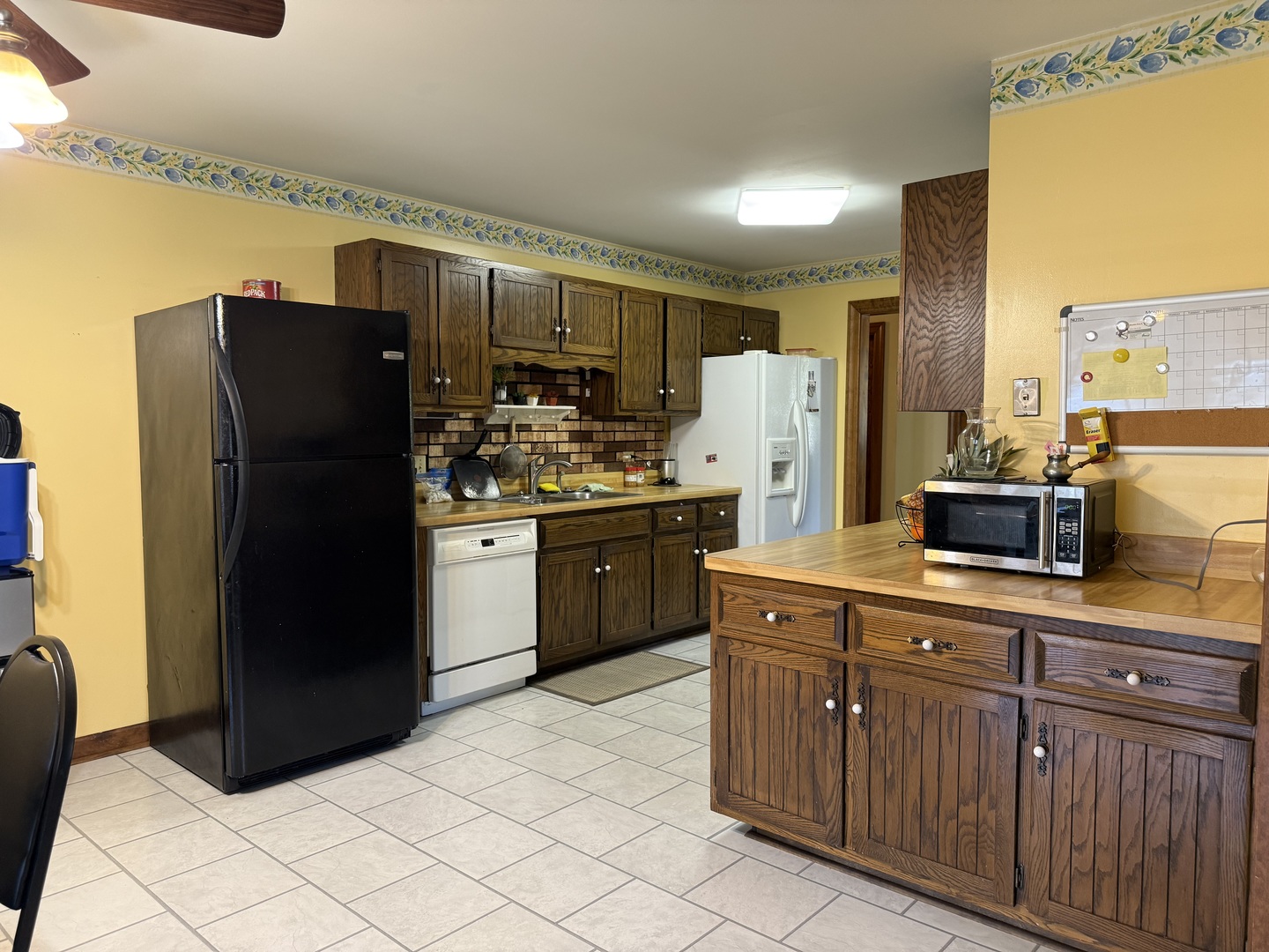 745 Donna Avenue, Aurora, IL 60505