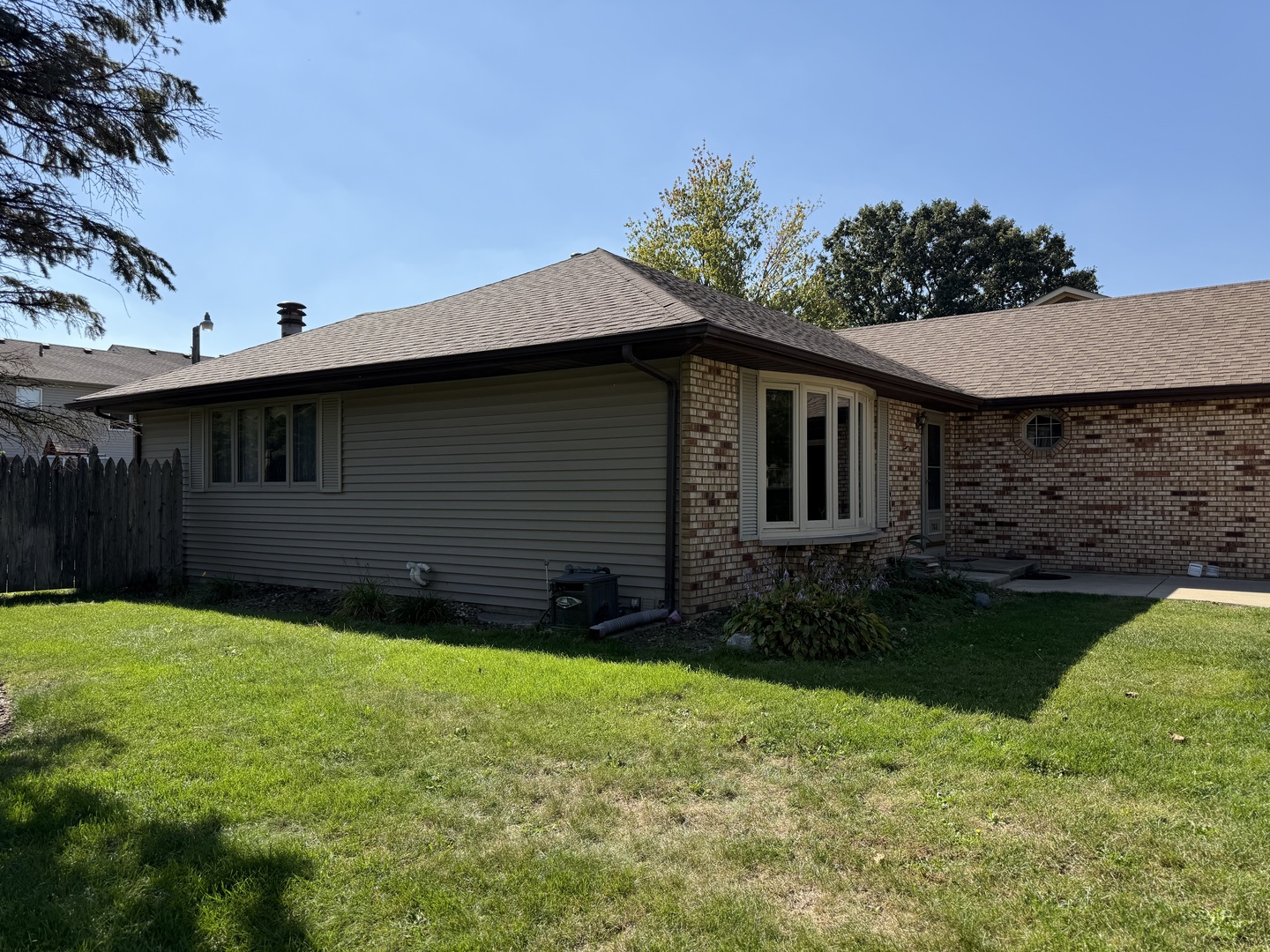 745 Donna Avenue, Aurora, IL 60505