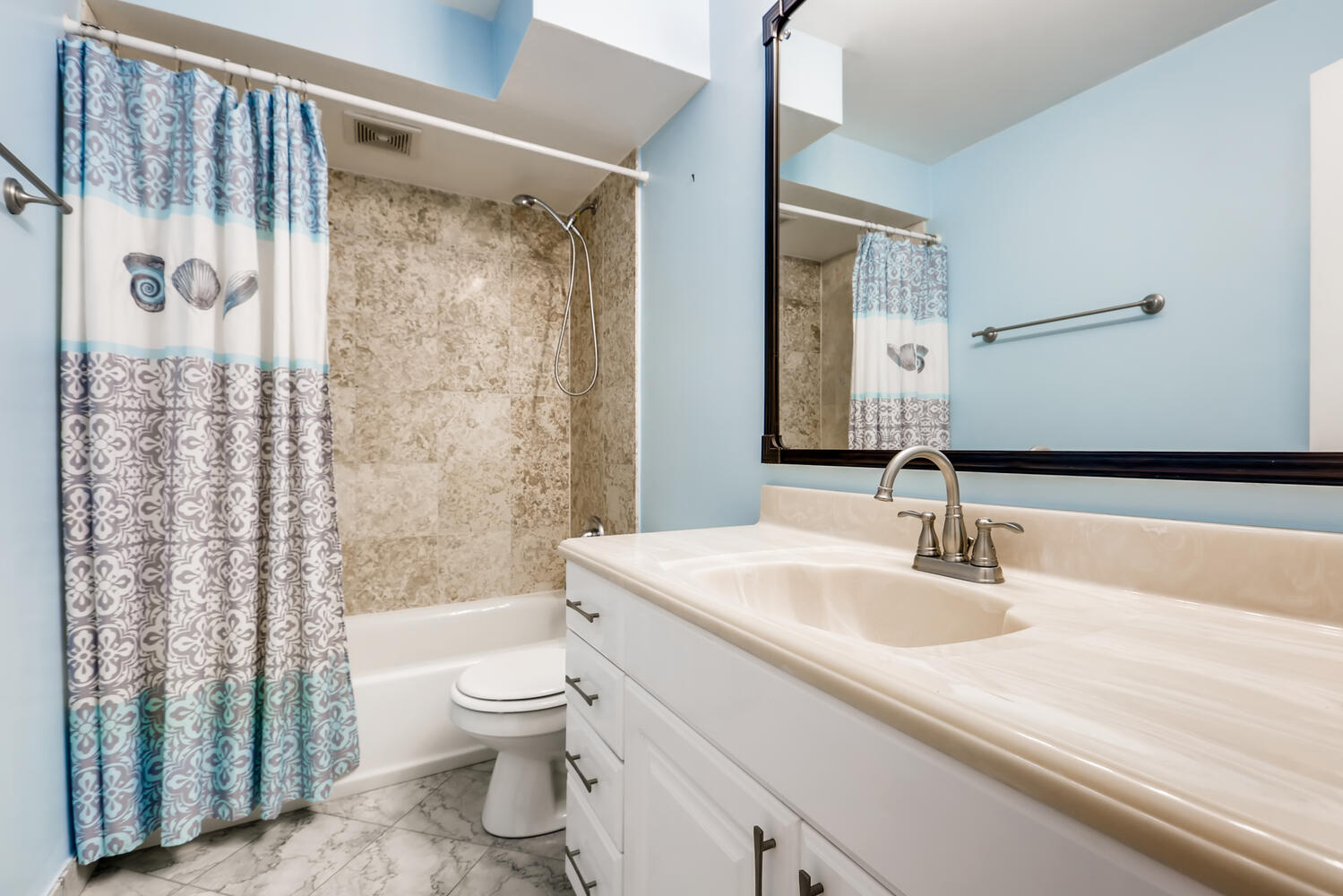 475 PLUM CREEK Drive #303, Wheeling, IL 60090