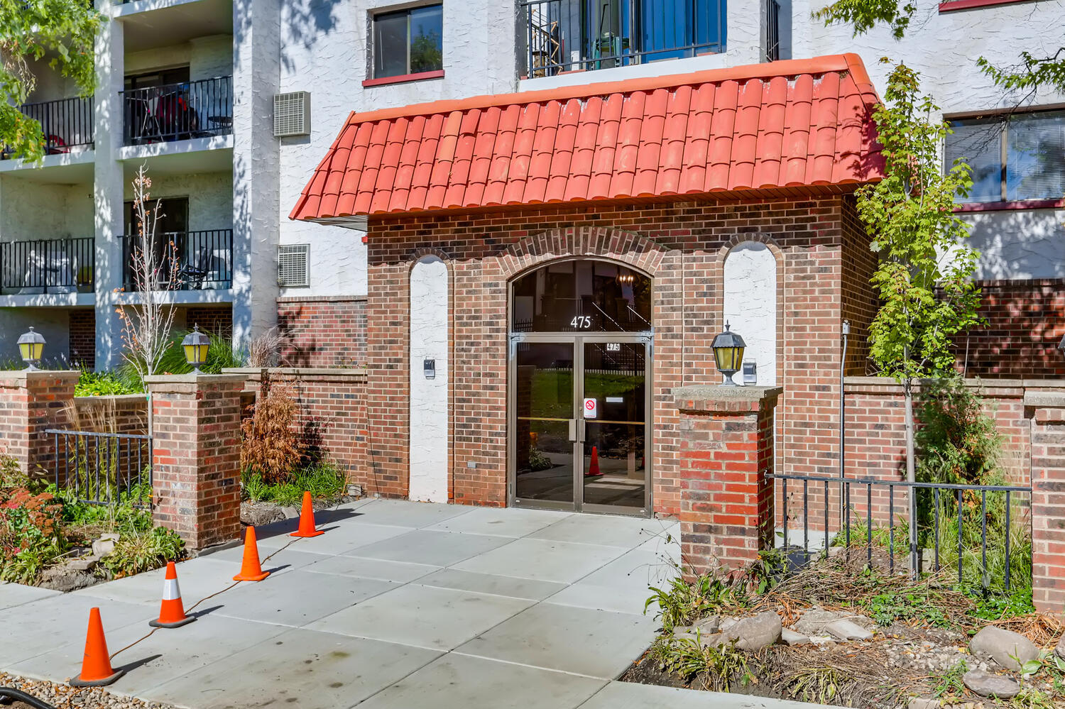 475 PLUM CREEK Drive #303, Wheeling, IL 60090