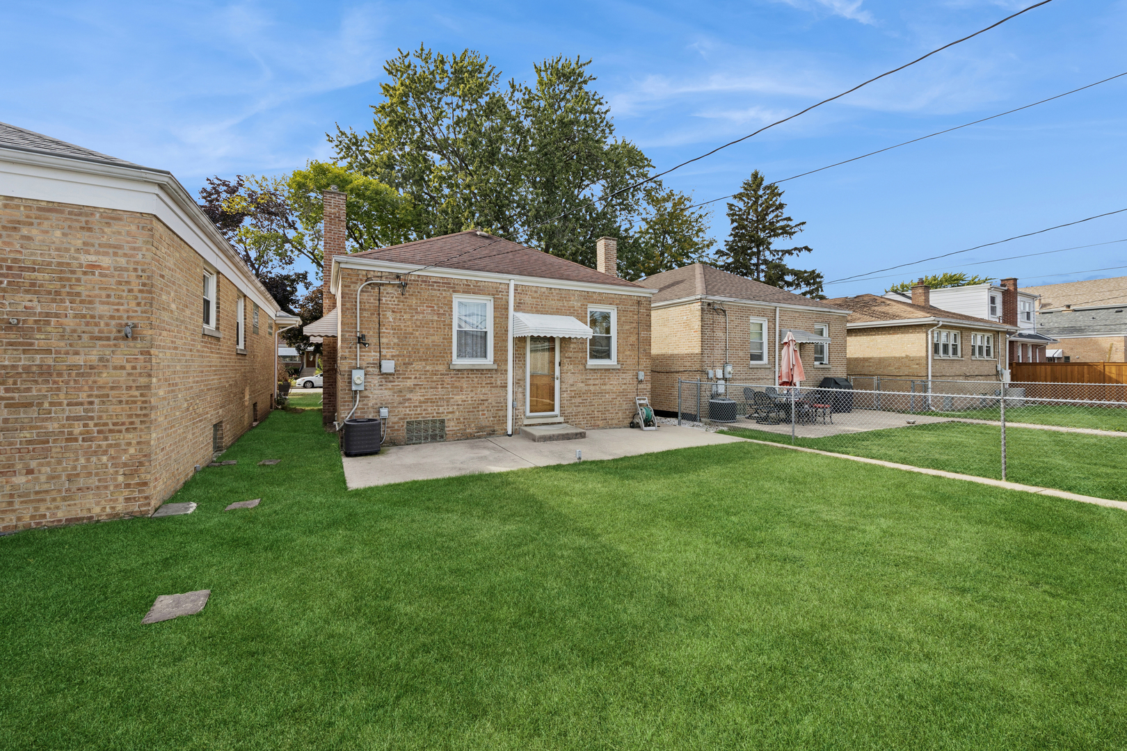 2245 Northgate Avenue, North Riverside, IL 60546