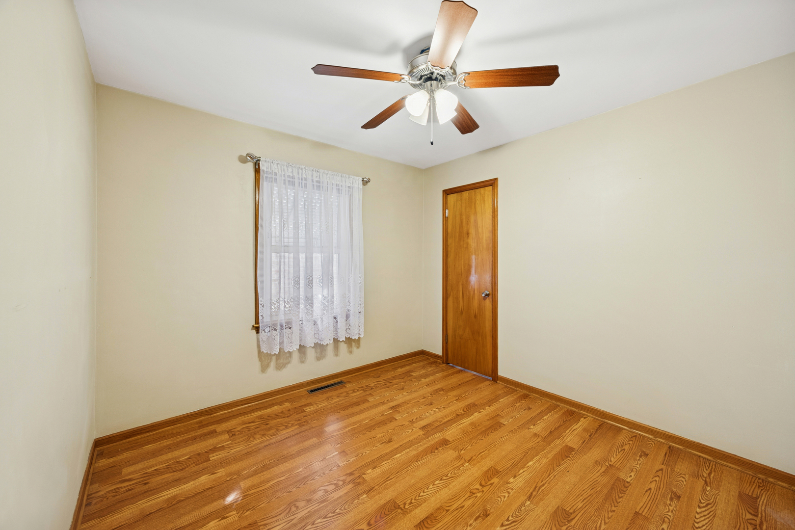 2245 Northgate Avenue, North Riverside, IL 60546