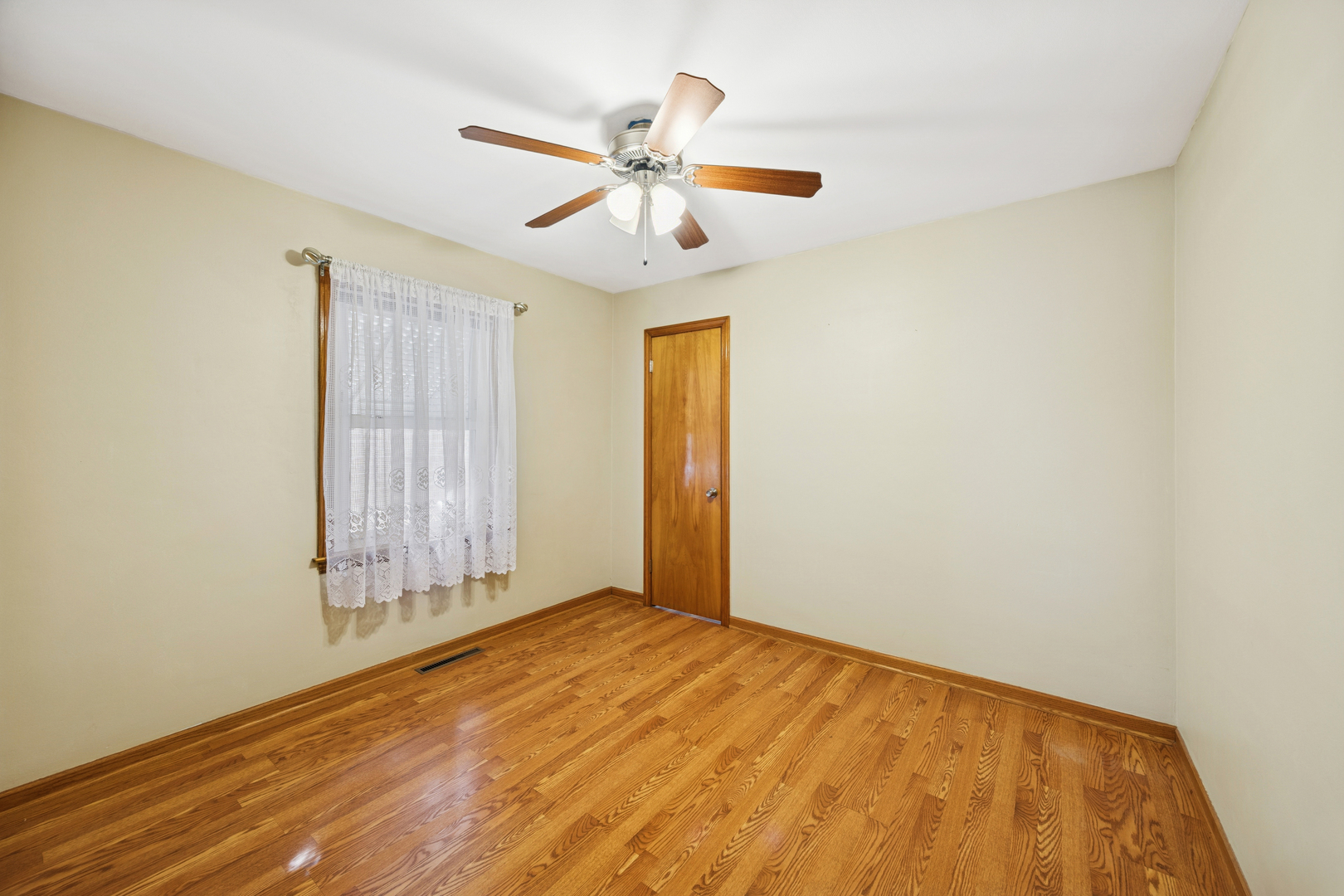 2245 Northgate Avenue, North Riverside, IL 60546