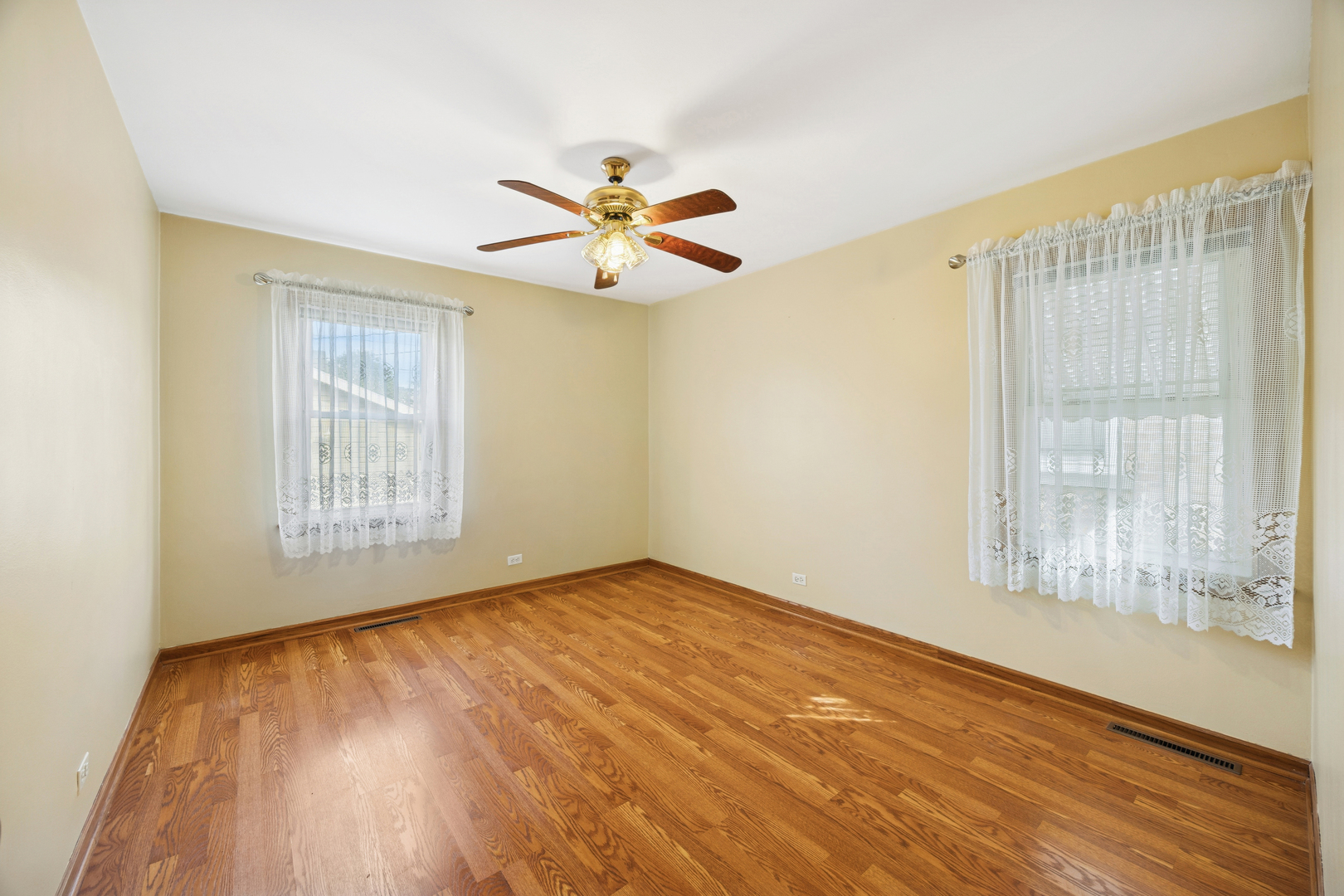2245 Northgate Avenue, North Riverside, IL 60546