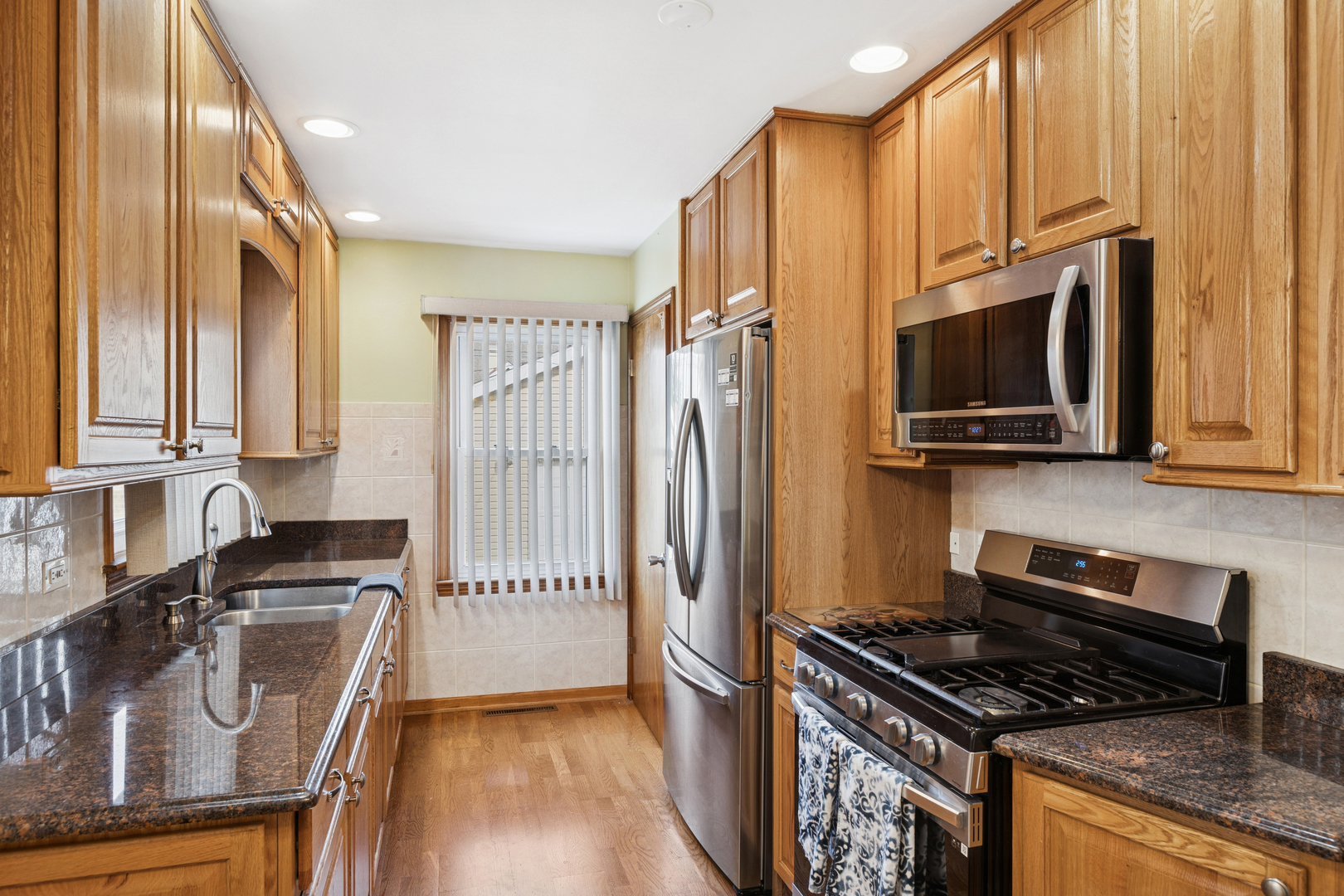 2245 Northgate Avenue, North Riverside, IL 60546