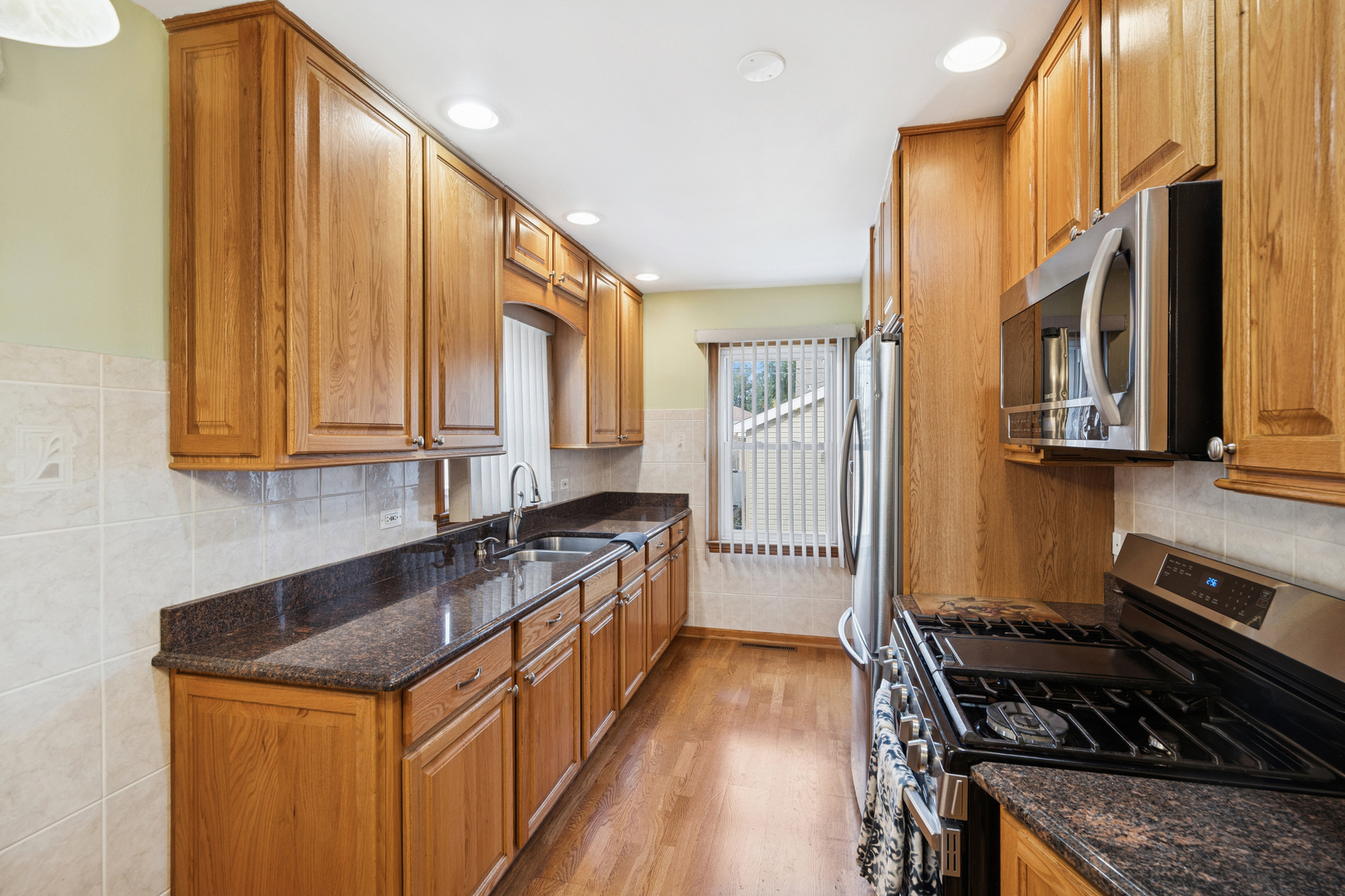 2245 Northgate Avenue, North Riverside, IL 60546