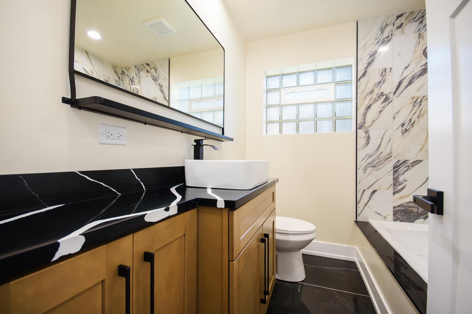 18439 Marshfield Avenue, Homewood, IL 60430