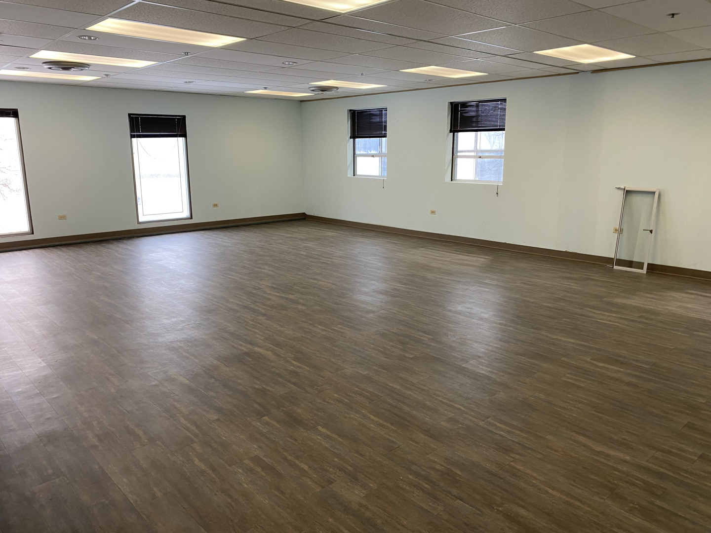 543 W Algonquin Road, Arlington Heights, IL 60005