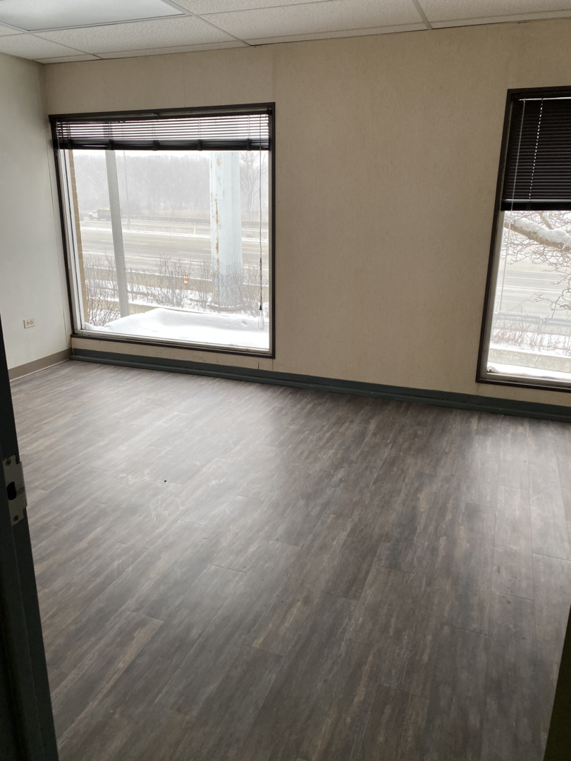 543 W Algonquin Road, Arlington Heights, IL 60005