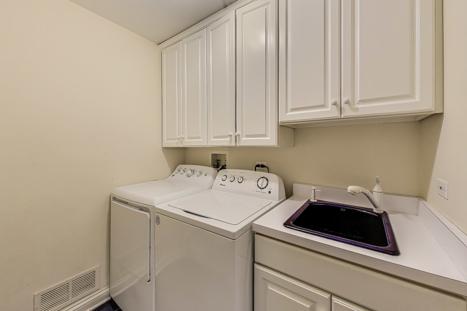 17602 W Knollwood Court, Grayslake, IL 60030