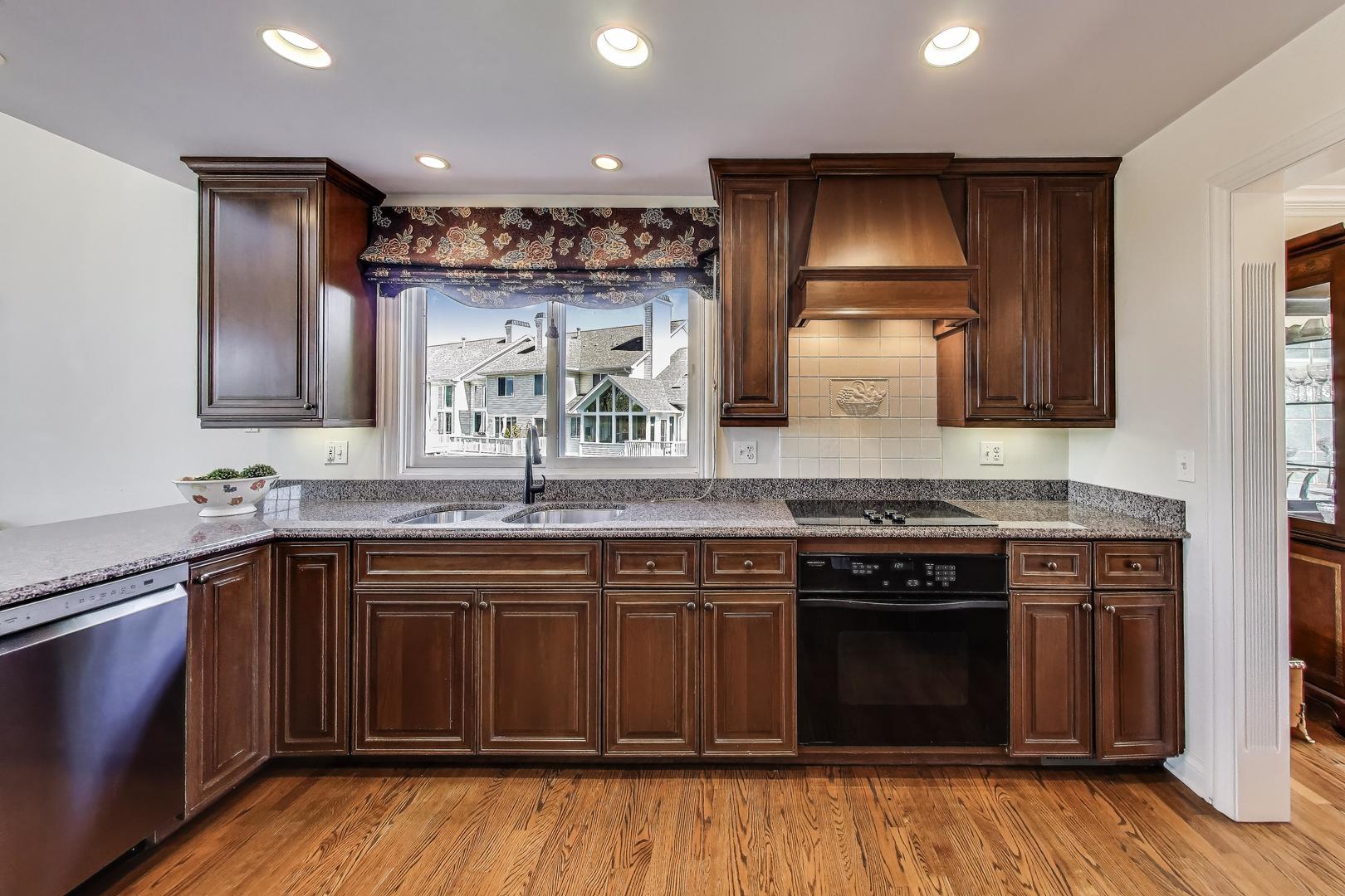 17602 W Knollwood Court, Grayslake, IL 60030