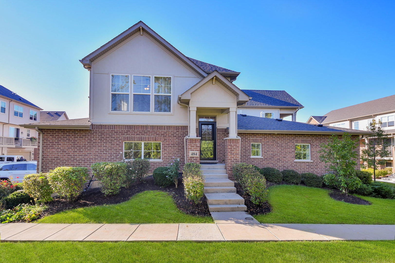 484 Woodmoor Drive, Lombard, IL 60148